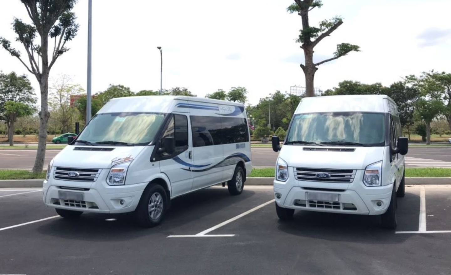 Thuê xe 16 chỗ đi Hồ Tràm