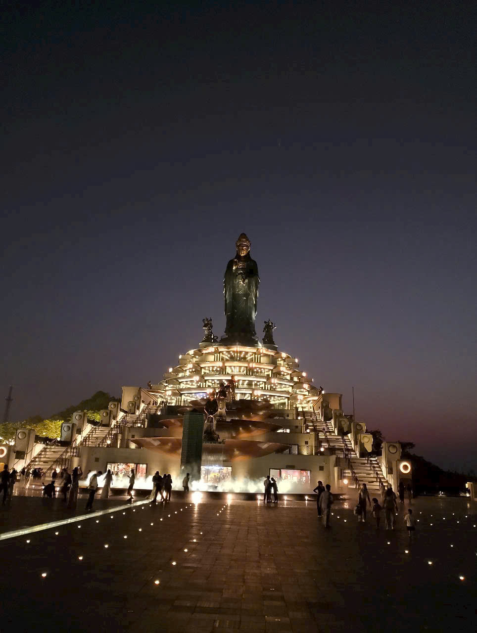 Thuê xe 7 chỗ TP.HCM đi Tây Ninh