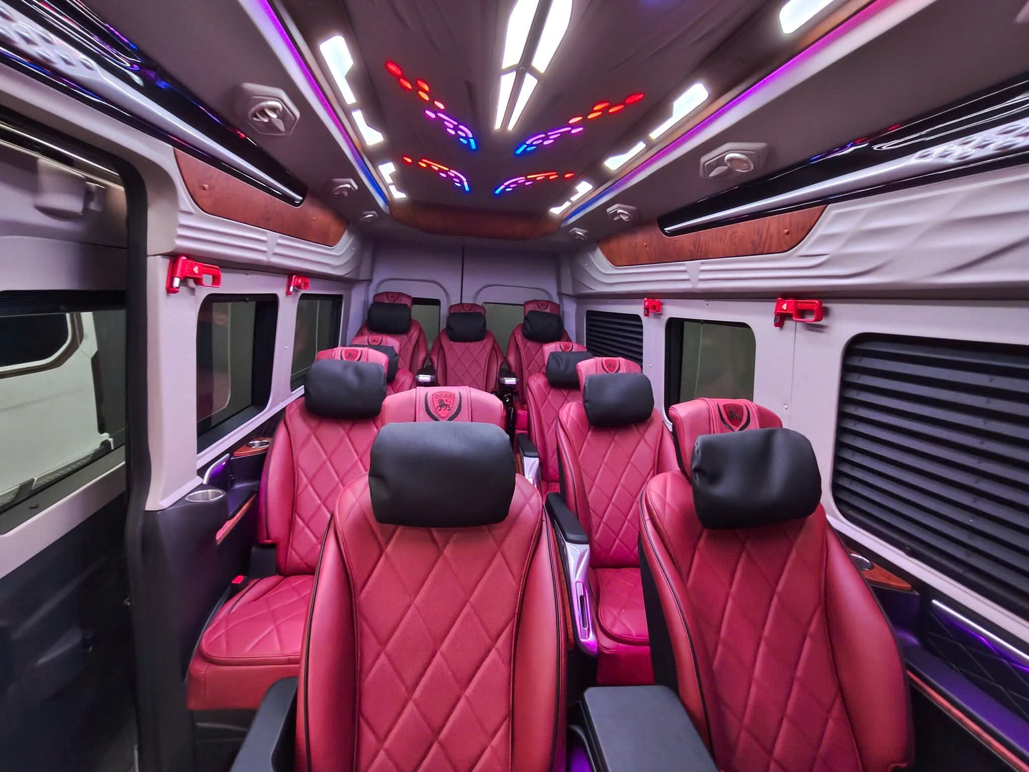 Thuê xe Limousine 9 chỗ đi Đà Lạt