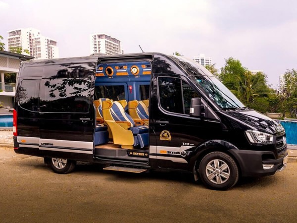 Thuê xe Limousine 9 chỗ đi Phan Thiết