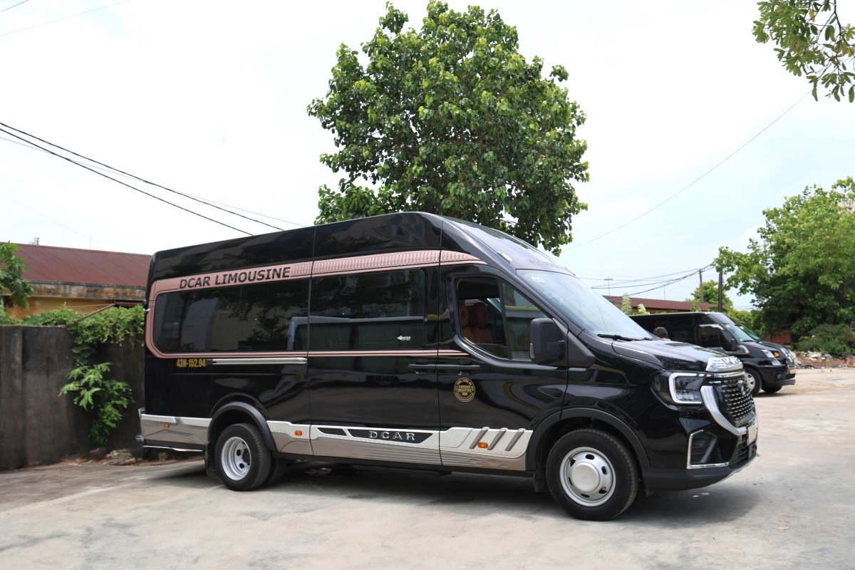 Thuê xe Limousine 9 chỗ đi Phan Thiết